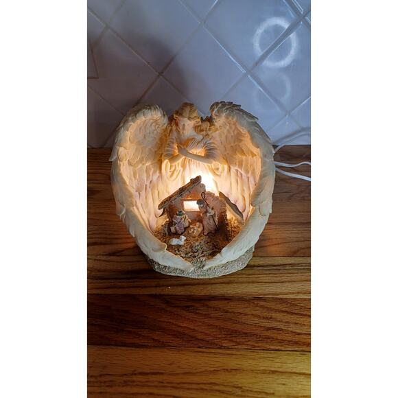 Sculpted Guardian Angel Nativity Manger Electric Nightlight - Picture 3 of 8